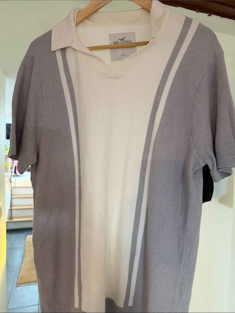 Hollister Women's Cream and Light Gray Knit Polo Top